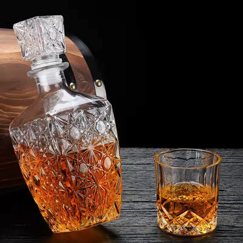 25 Oz Glass Clarion Square Clear Non-Lead Crystal Whiskey Decanter